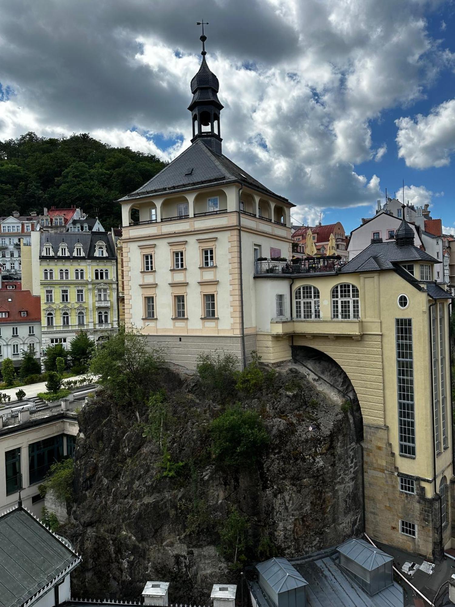 Three Rings Apartments Karlovy Vary Ngoại thất bức ảnh